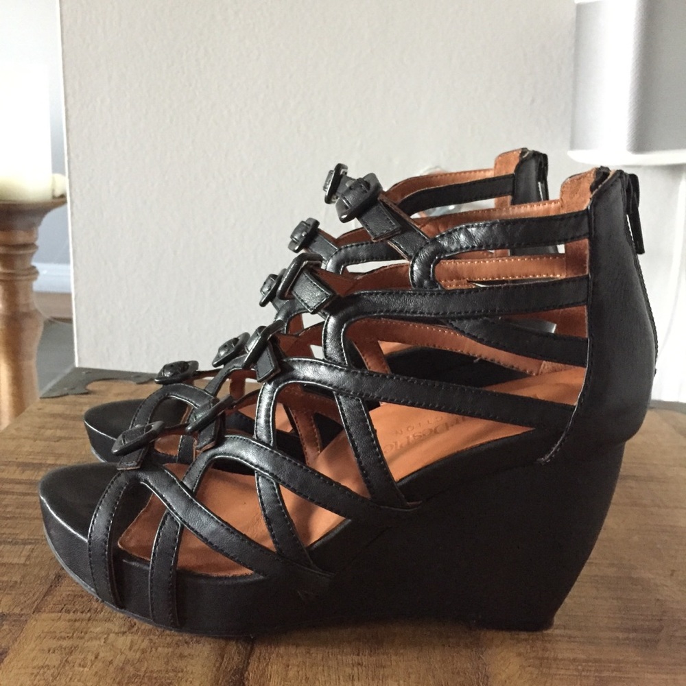 L’AmourDesPieds wedge sandals